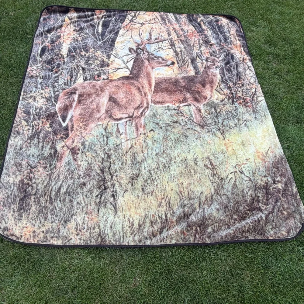 Wildlife Deer Fleece Throw Blanket Buck and Doe Forest Scene 90x78 Rustic Lodge